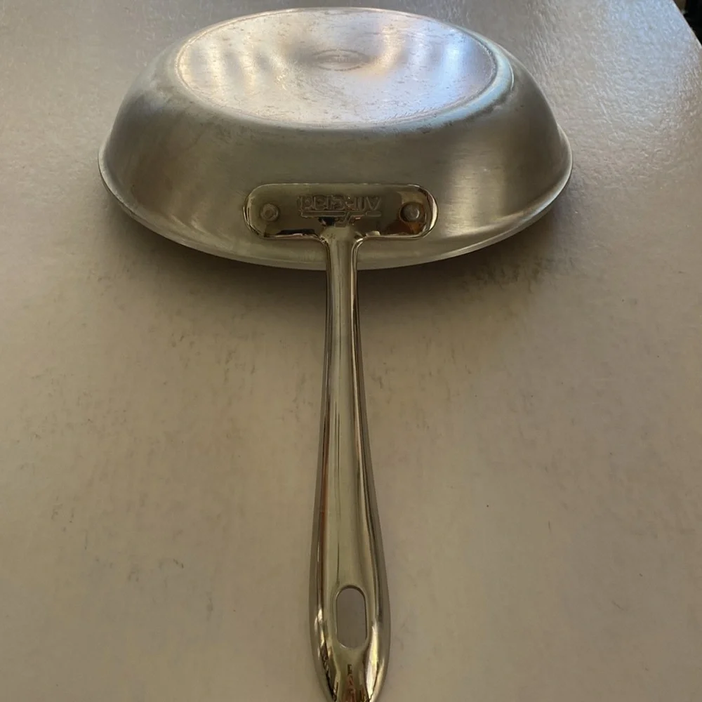 All-Clad MC2 Brushed Aluminum Exterior Stainless Steel Interior 10 inch Pan.